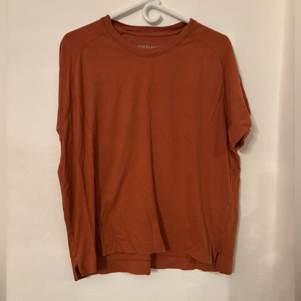 Everlane tshirt